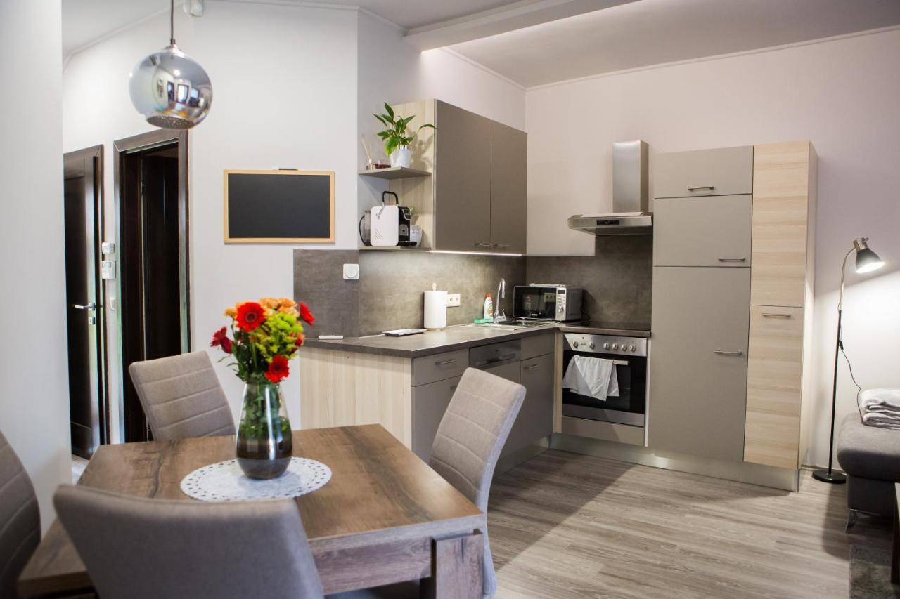 Kikelet Apartman Apartment Szombathely Exterior photo